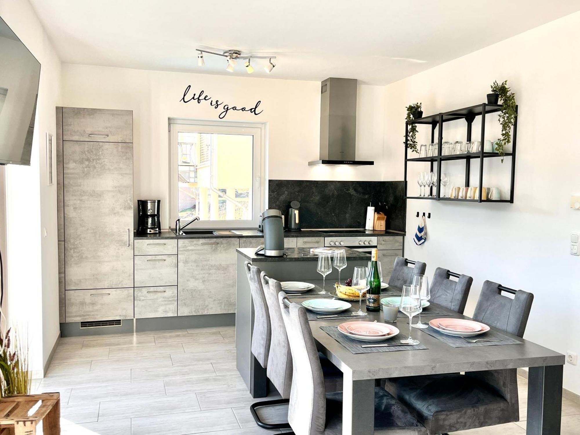 Ferienwohnung Moseltraum, 1-6 Pers, Mit 3 Schlafzimmer Und Panoramabalkon Müden Екстериор снимка